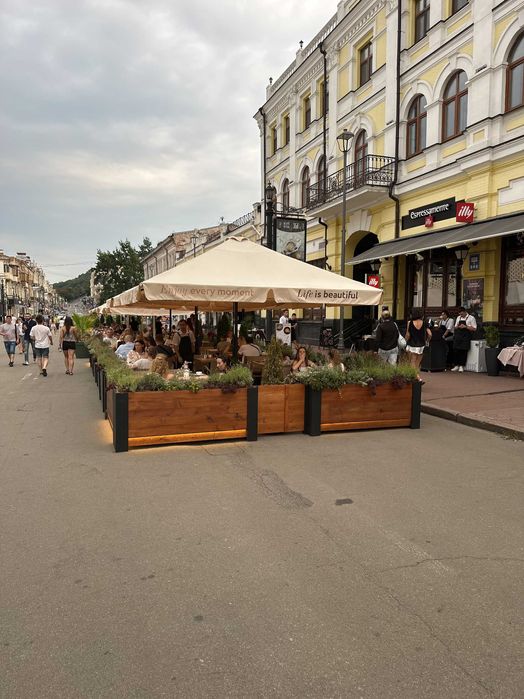 Продам парасольку для кафе, бару, дачи! Або вуличної торгівлі! 3 шт!