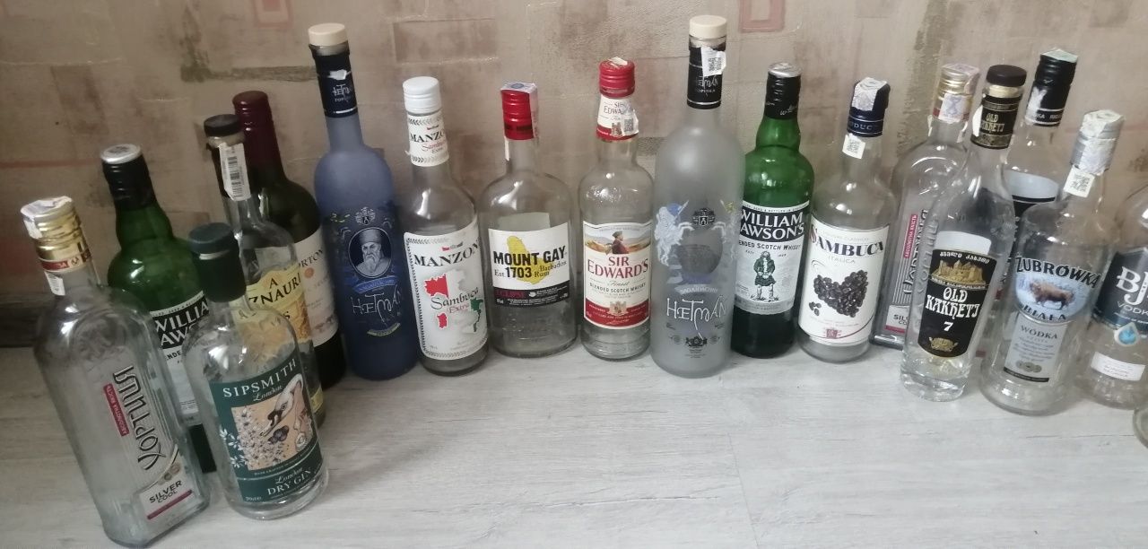 Красивые бутылки 0.7л. Новые