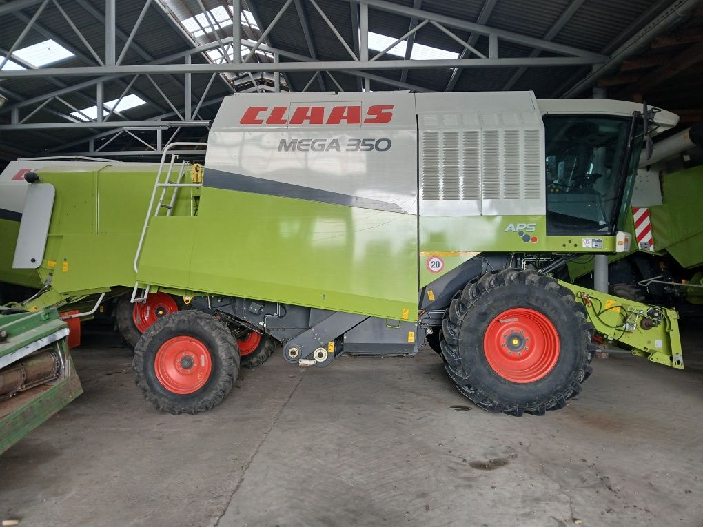 Claas Mega 350  dominator