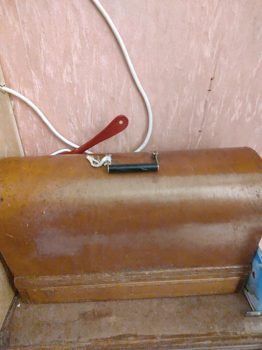 Єлектрична швейна машинка Подольска