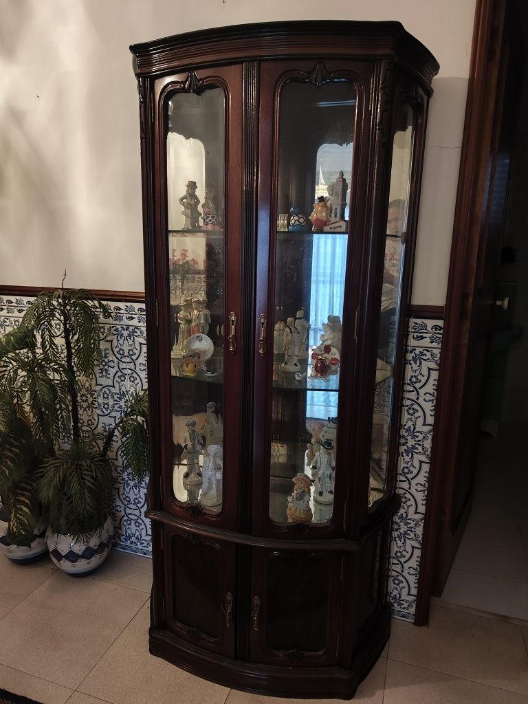 Cristaleira com duas portas de vidro
