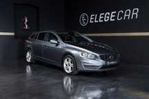 Volvo V60 2.4 D6 Momentum AWD Phev