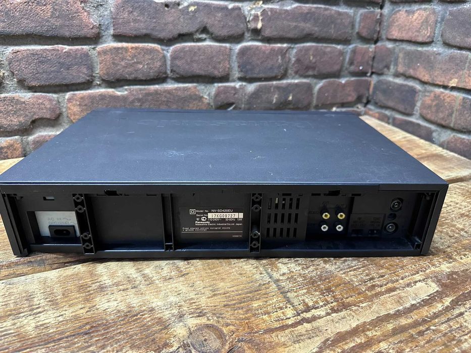Magnetowid VHS Panasonic NV-SD 420