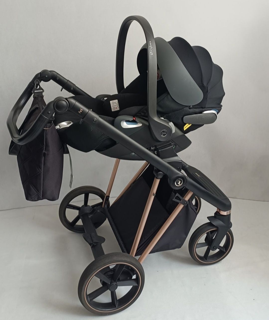 Wózek Roan Ivi 2.0 4w1/Fotelik Cybex Cloud Z2/Baza Cybex Z obrotowa