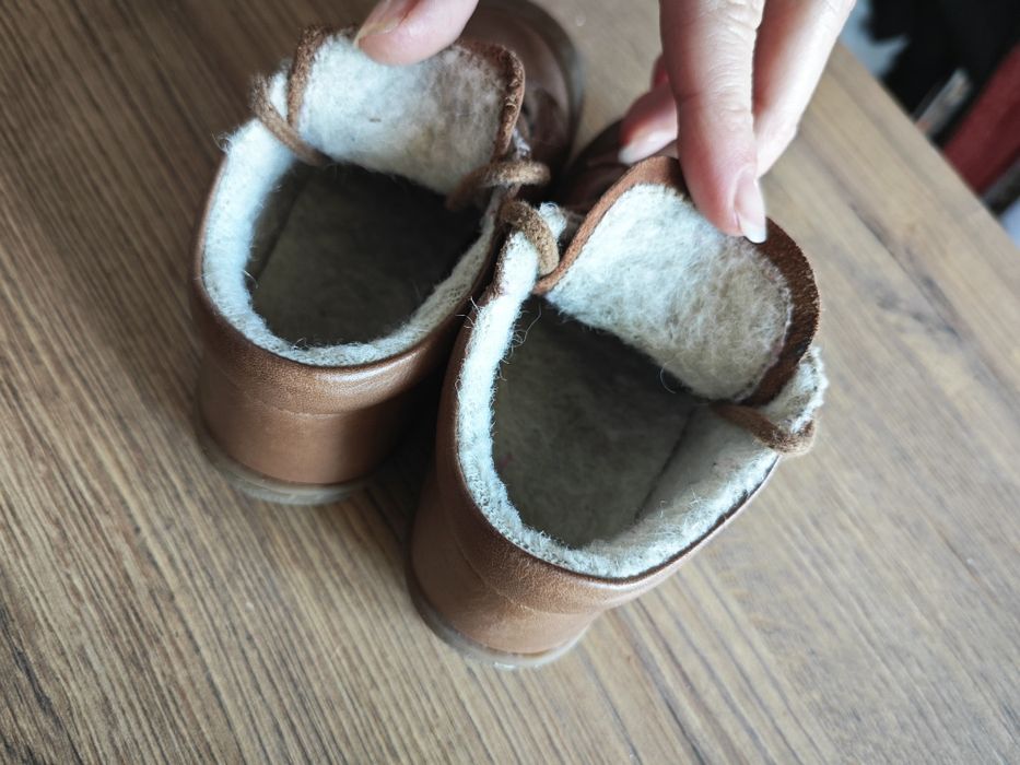 Półbuty trzewiki wyściełane wełną sznurowane