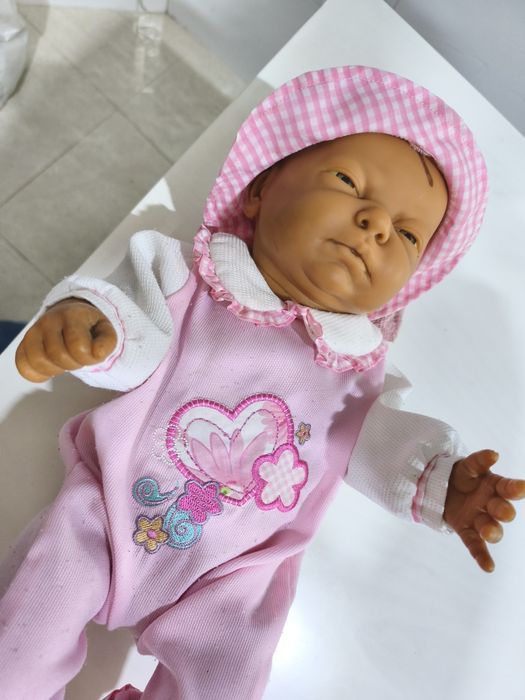 Boneco.      chorão