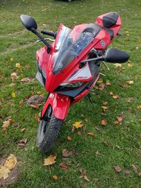 Yamaha YZF R125.