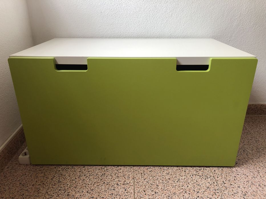 Banco/báu com rodas IKEA