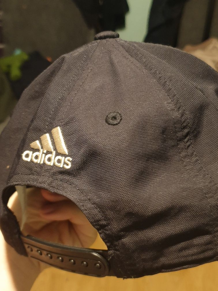 Czapka Adidas z daszkiem