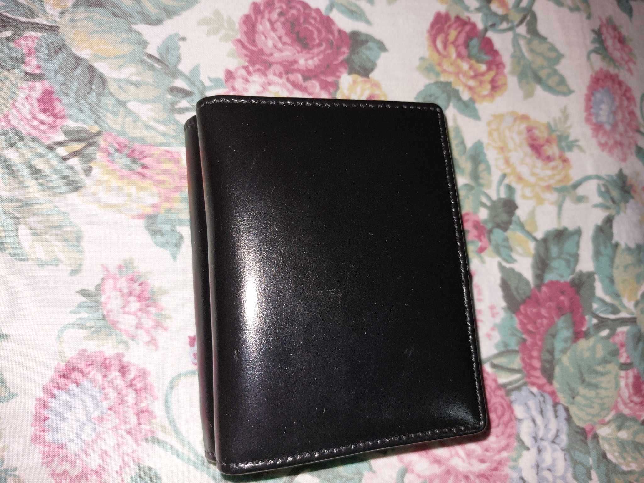 czarny portfel mały