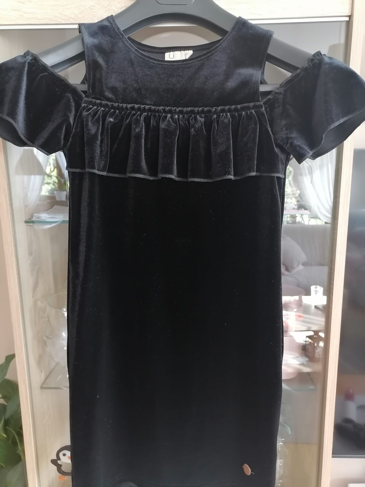 Elegancka sukienka czarna dla dziewczynki r. 140