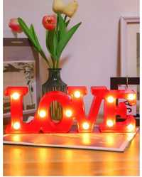 Letreiro luminoso LOVE decoração