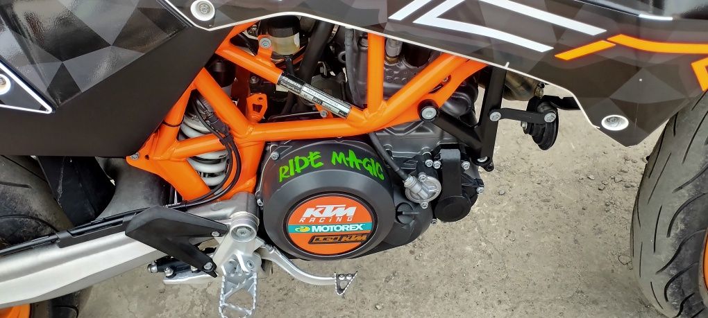 Мотоцикл KTM  SMC r 690