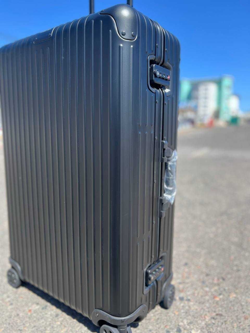 Черный чемодан Check In L Rimowa алюминиевый чемодан сумка c889