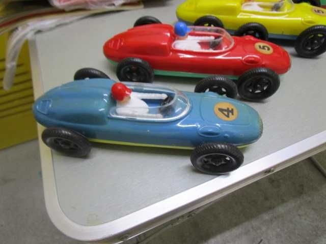 4 carros Pepe novos formula 1 antigos