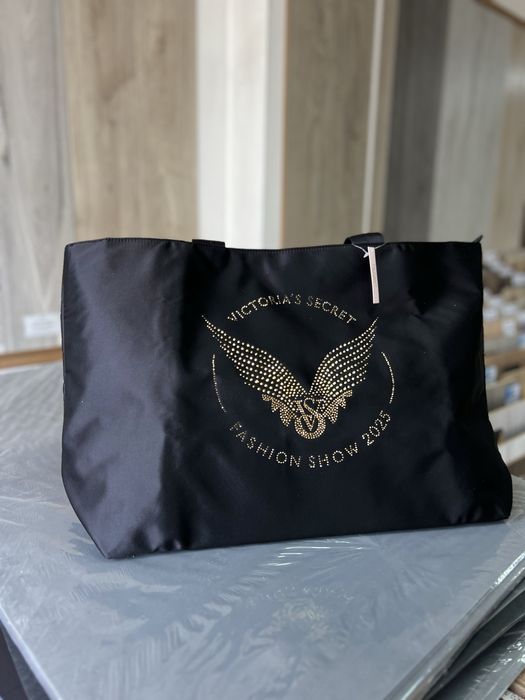 Сумка - шопер Victoria Secret чорному кольорі