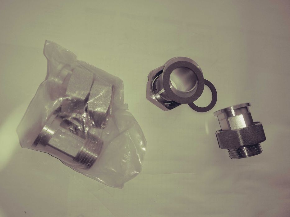 Śrubunki mosiężne  do wodomierza 1" z uszczelkami NOWE 2 kpl