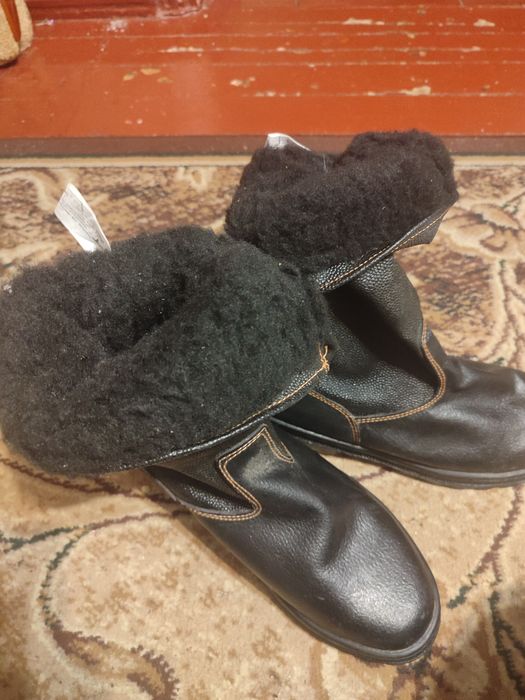 Теплі робочи сапоги .