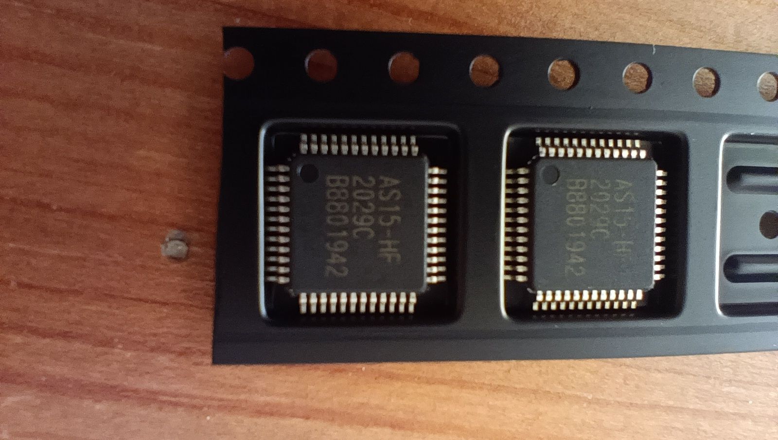AS15-HF Chip para reparação placas LCD .