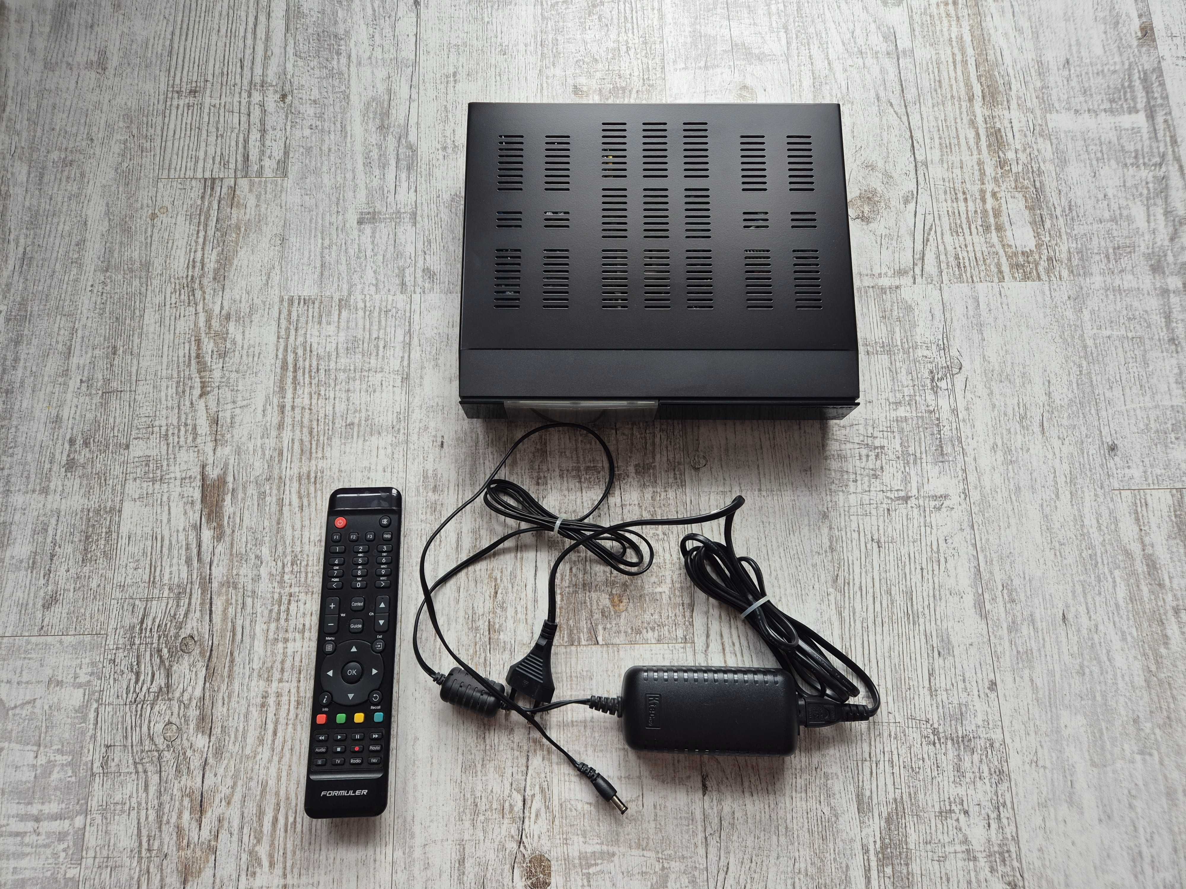 Dekoder tuner satelitarny Formuler F1 Enigma 2