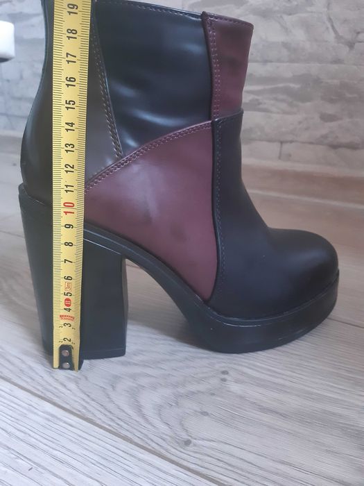Botki na słupku rozmiar 36