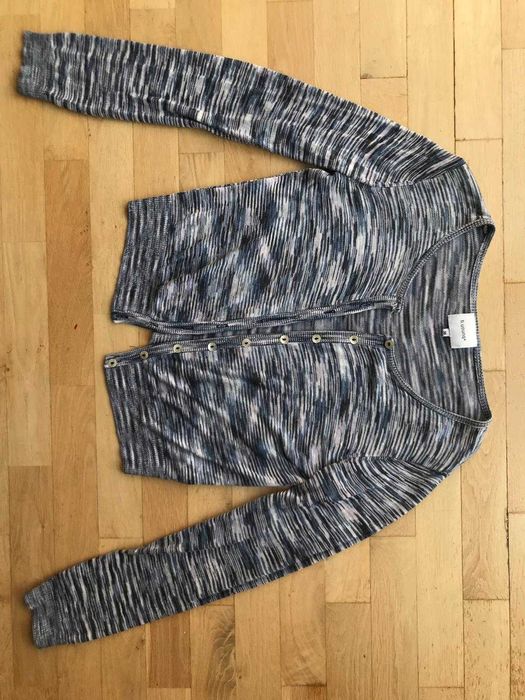 Lekki rozpinany sweterek