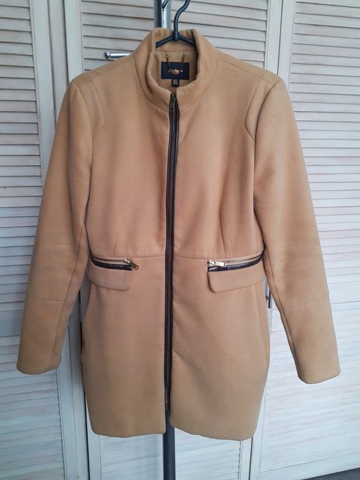 Stradivarius płaszcz camel M