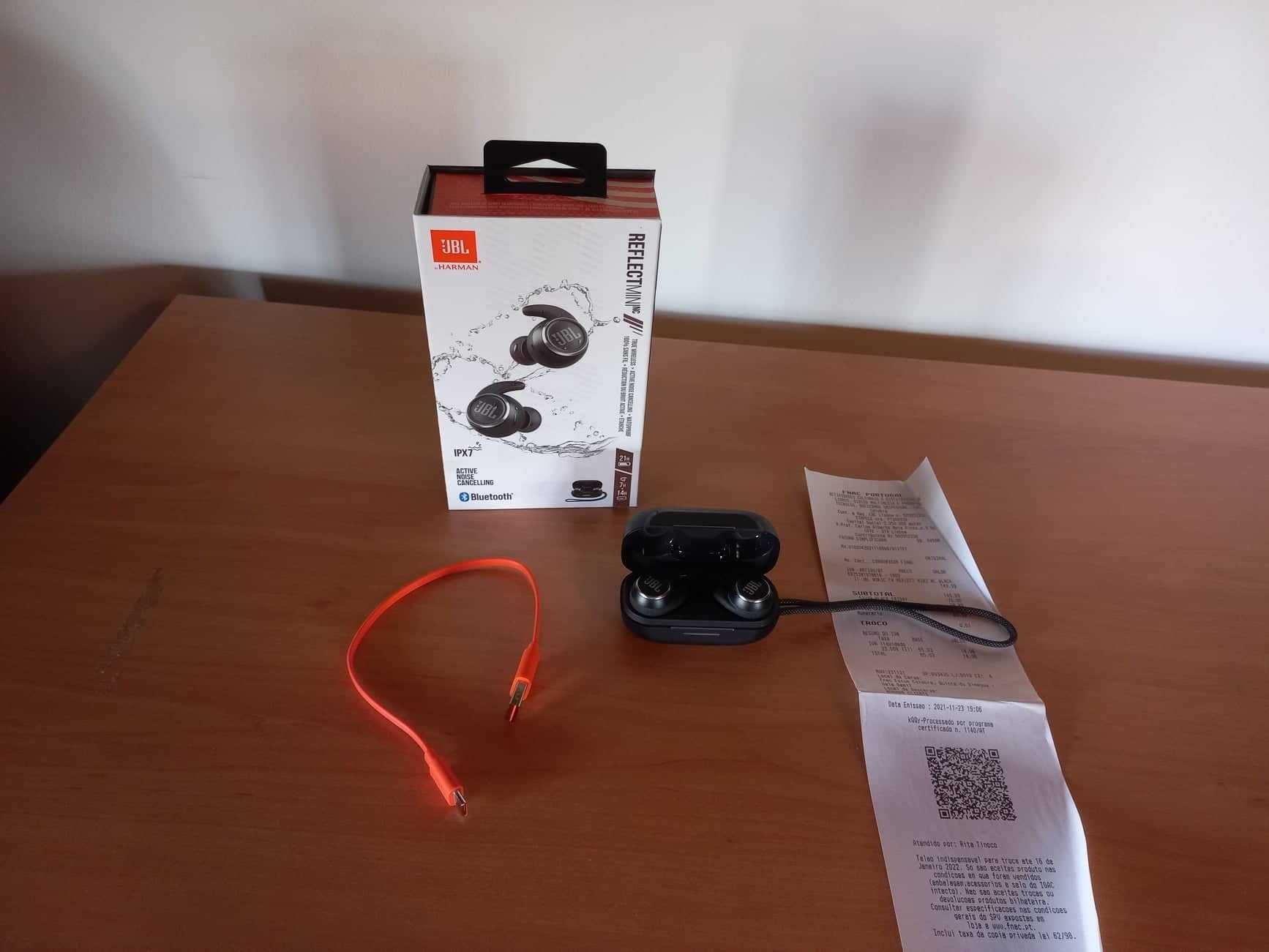 Fones JBL Reflect Mini NC TWS - Como Novos c/Garantia