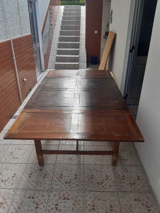 Mesa elástica antiga