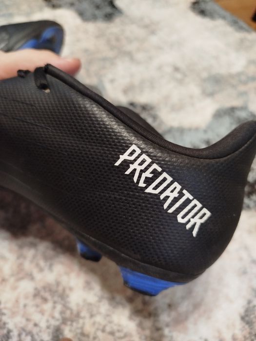 Продам футбольные бутсы