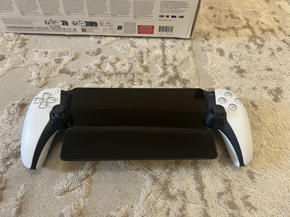 Пристрій для дистанційної гри PlayStation Portal