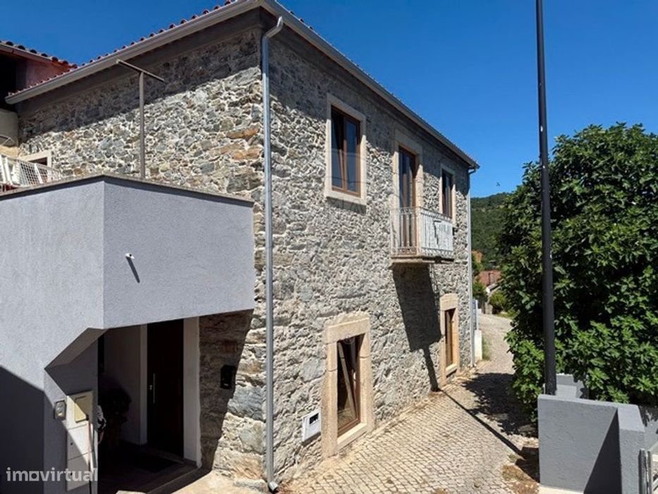 Moradia T4 para venda