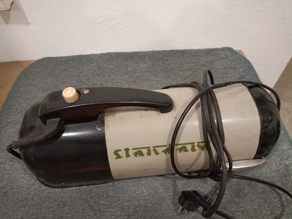 Polski odkurzacz PRL. Sprawny.