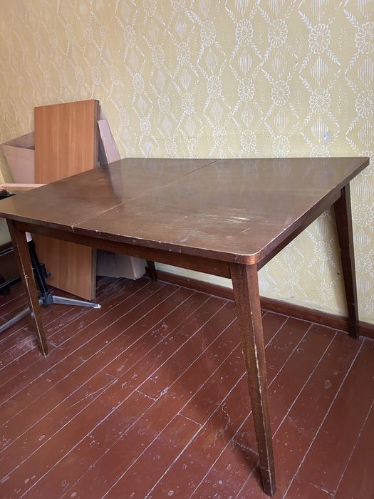 Stół.