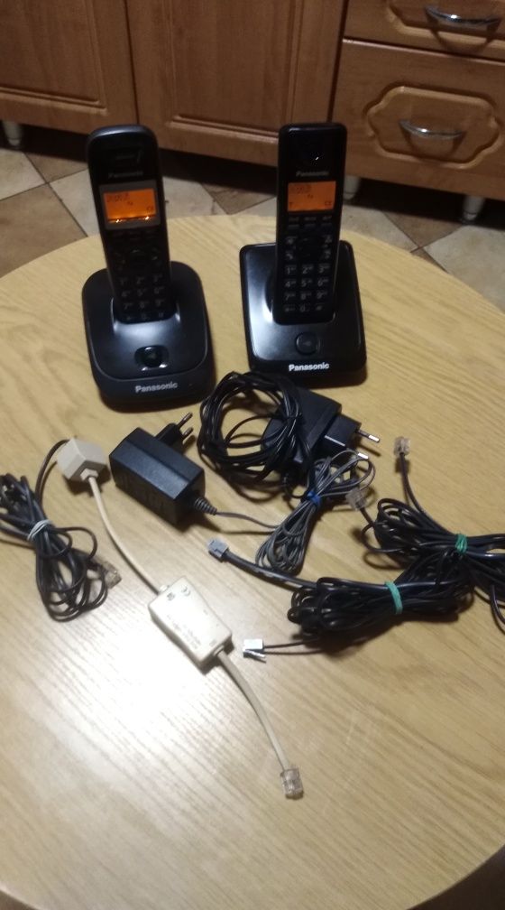 Telefon Panasonic stacjonarny KX-TG2511PD i KX TG2711PD ładowarki kabl