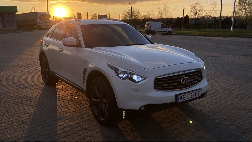 Продам Infiniti FX S51 2010 5.0