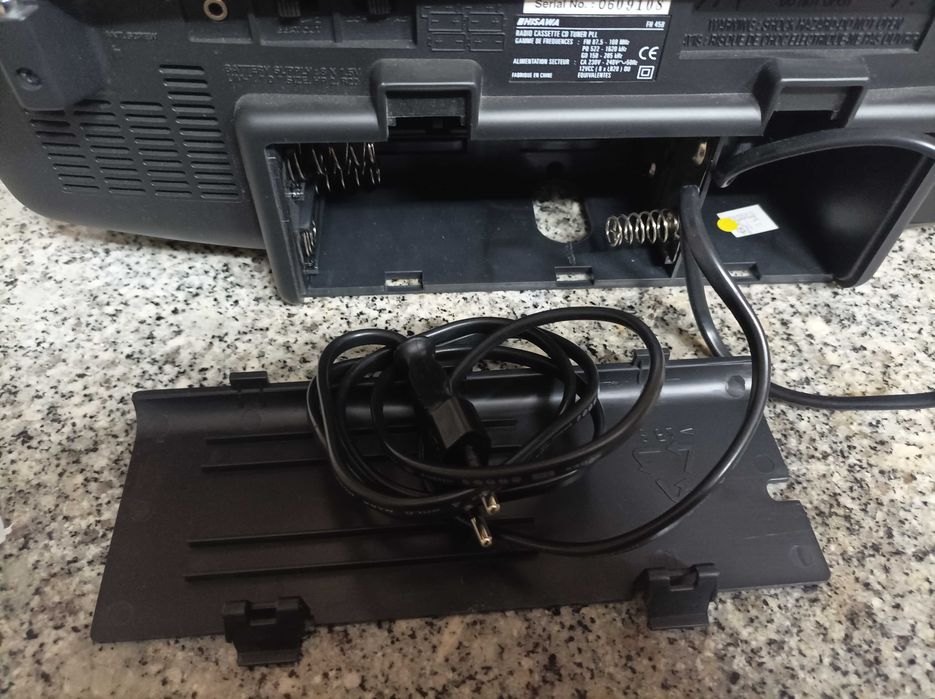 Radio Leitor de Cd e Cassetes, a pilhas e corrente eletrica