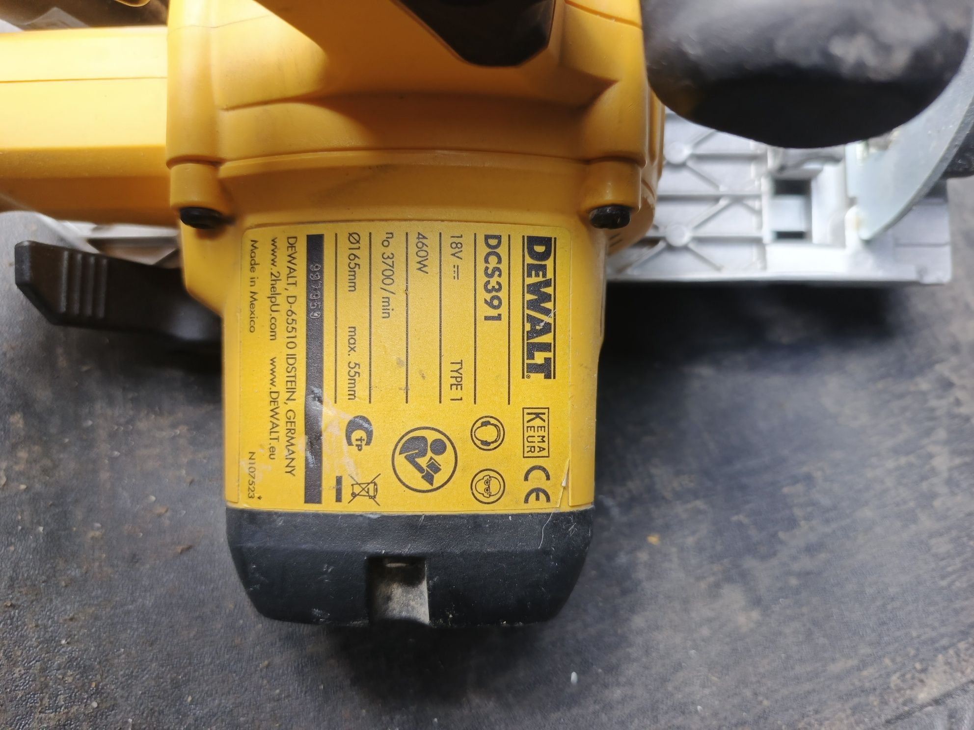 Pilarka tarczowa DeWalt DCS391