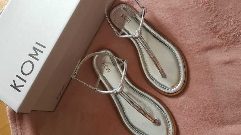 Skórzane sandałki KIOMI 37 srebrne