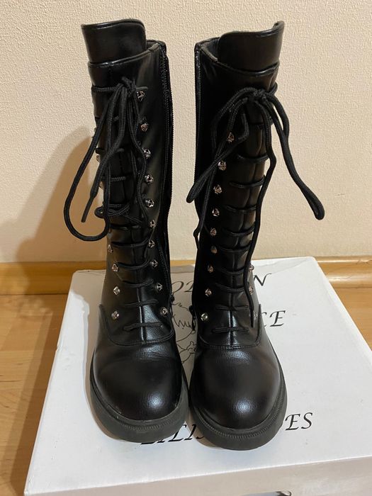 Чоботи на дівчинку