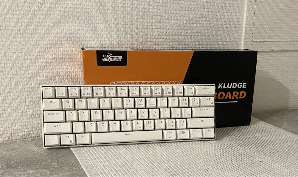 Teclado Royal kludge 61