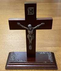 Crucifixo com Cristo e aplicações em prata