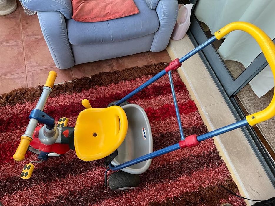 Triciclo para criança