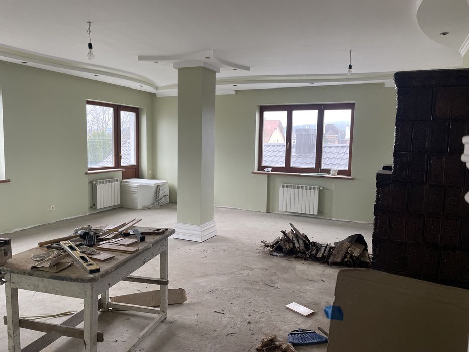 Будинок з прилеглою земельною ділянкою