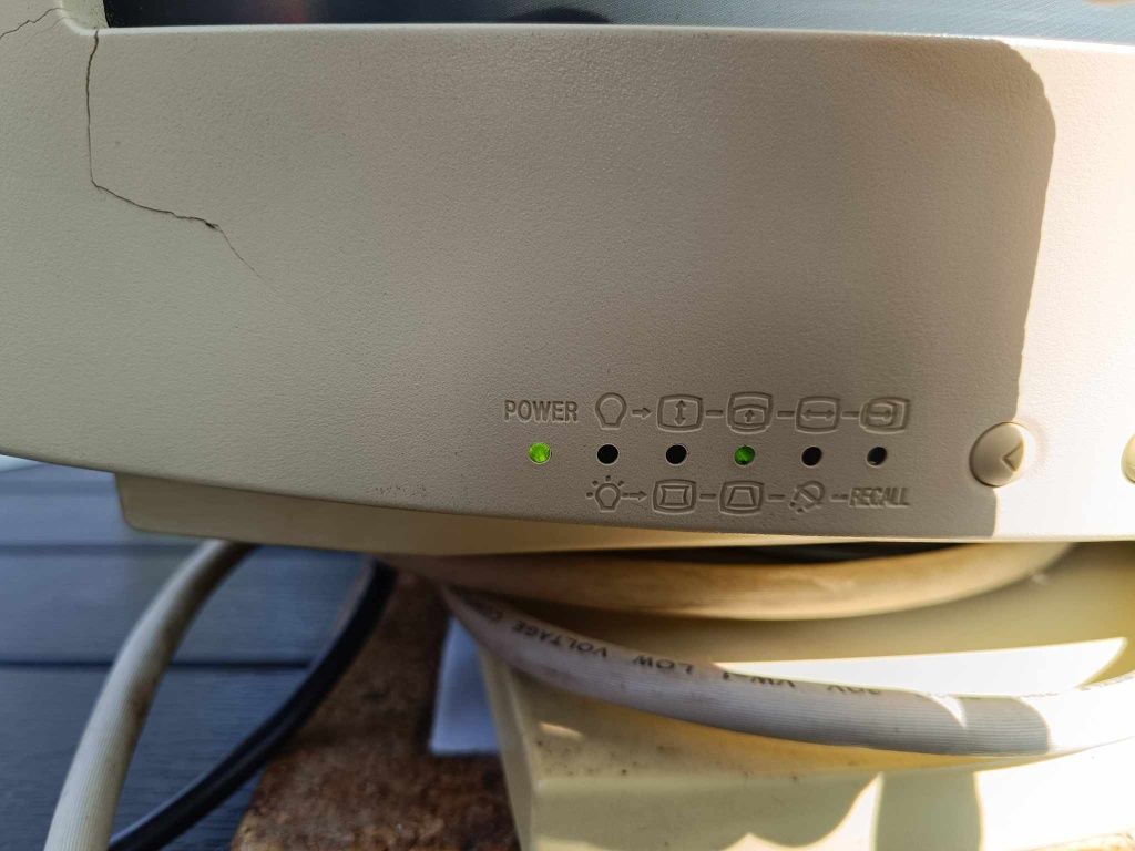 Monitor kineskopów Vobis DL-1455M 1997r