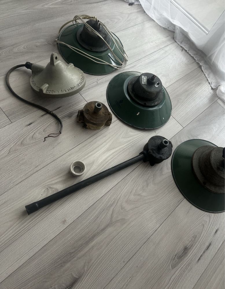 Zestaw starych lamp Emaliowanych z prlu