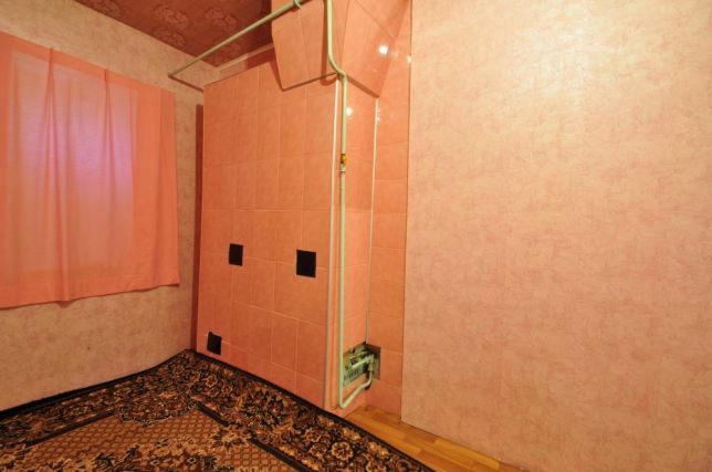 Продажа(Обмен)Дома С 2-мяУчастк.+легк.автоВозлеКиева в ,МалыхКарпатах'