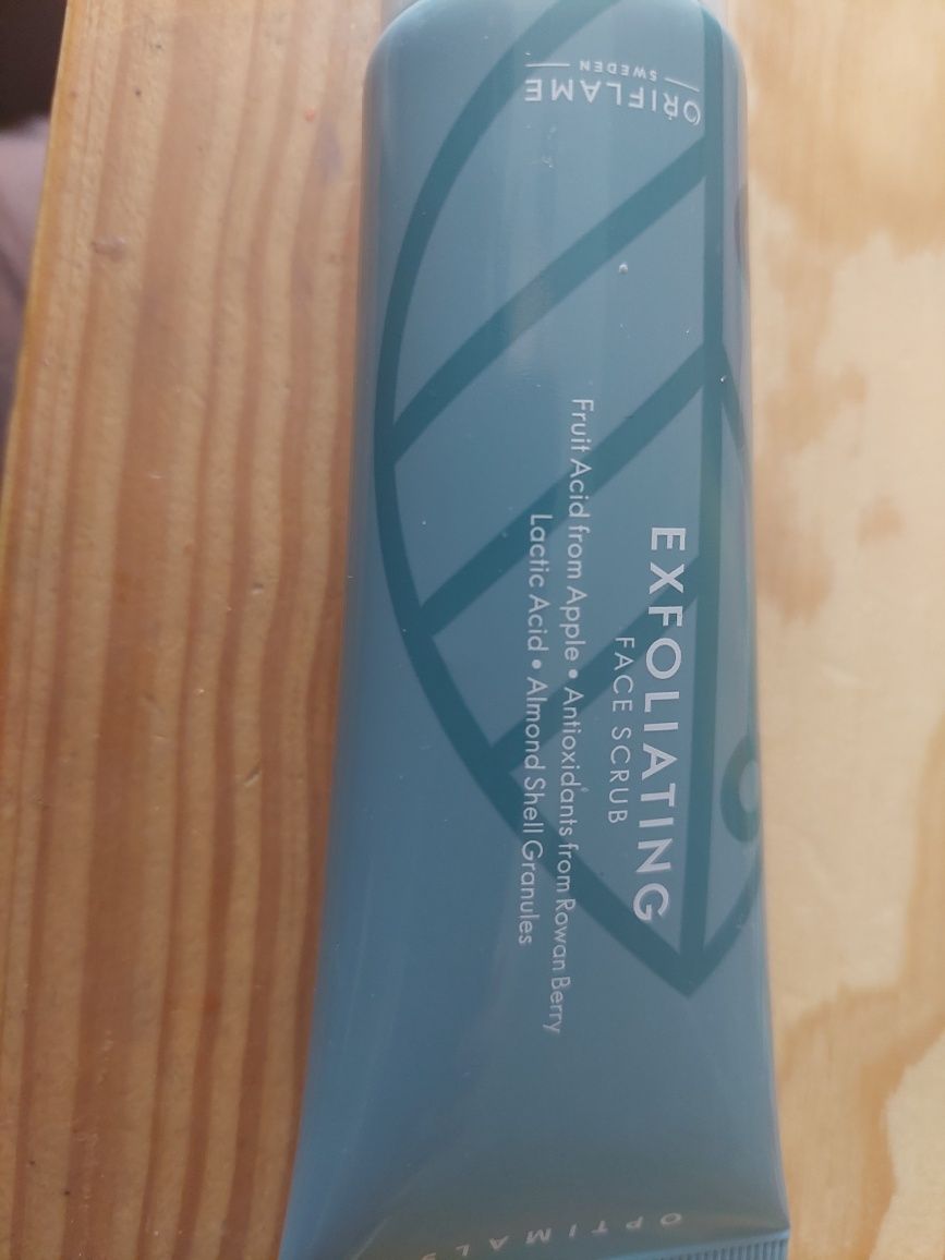 Scrub do twarzy Optimals oriflame