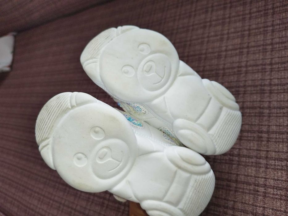 кросівки для дівчинки