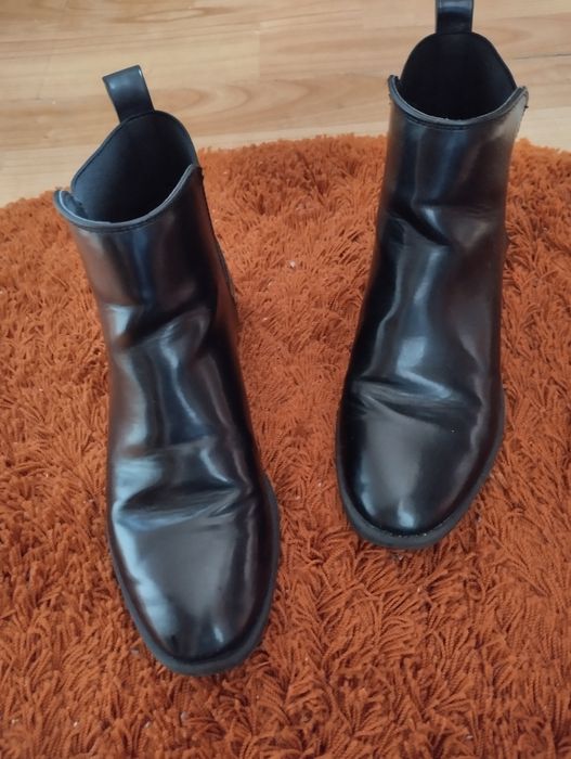 Botas pretas de senhora